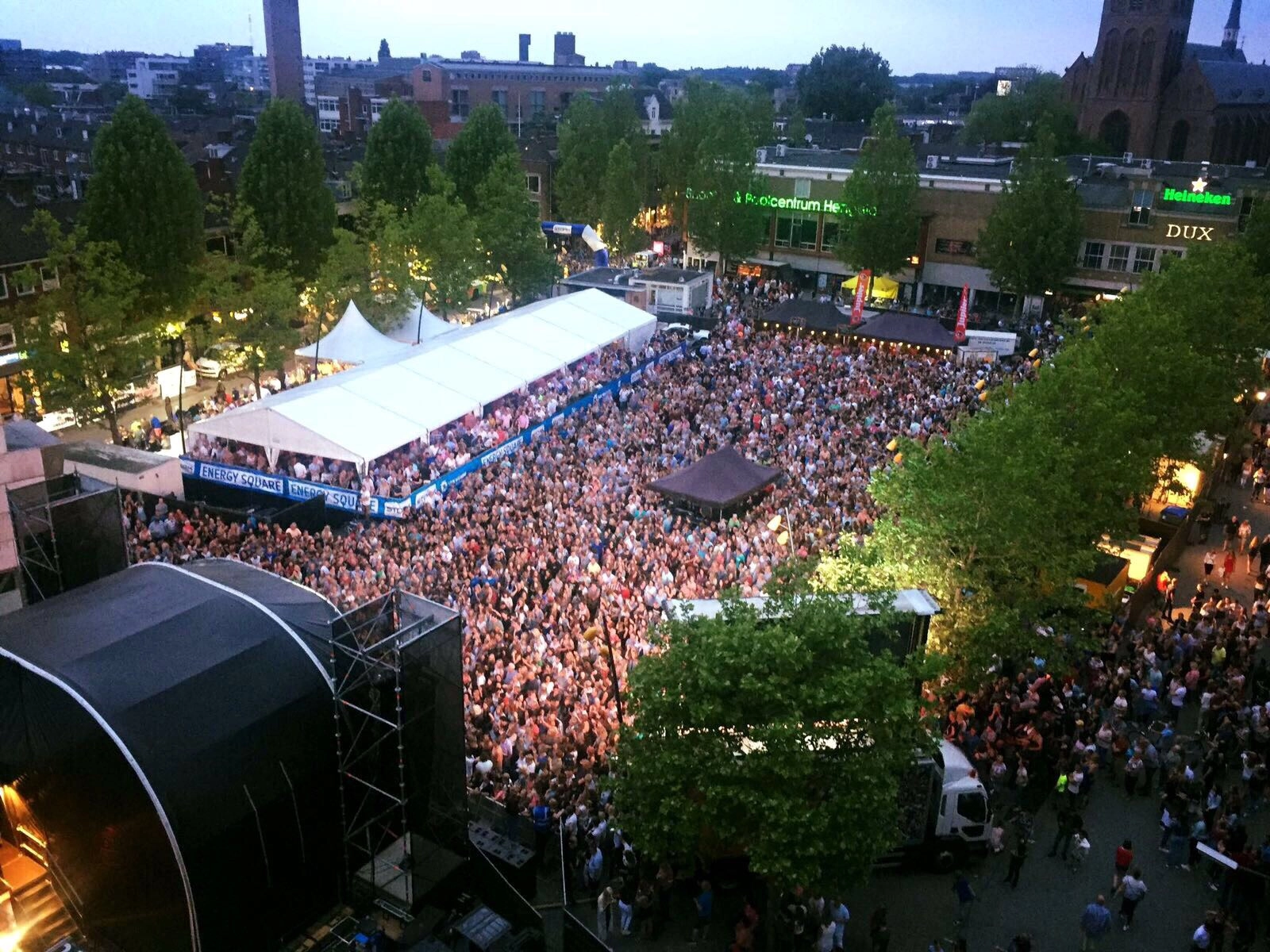 Nacht van Hengelo gered: Metropool neemt feest over