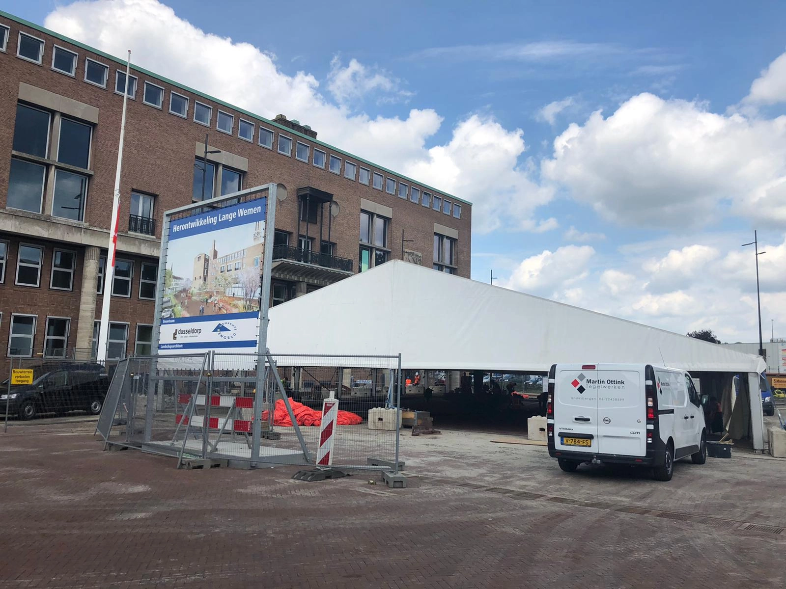 Tent op het Burgemeester Jansenplein