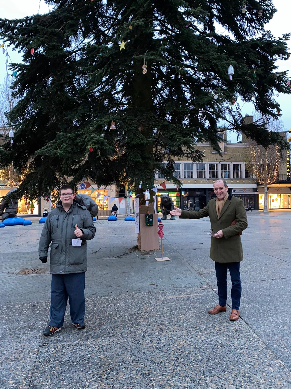 Wensboom op de Markt geopend!