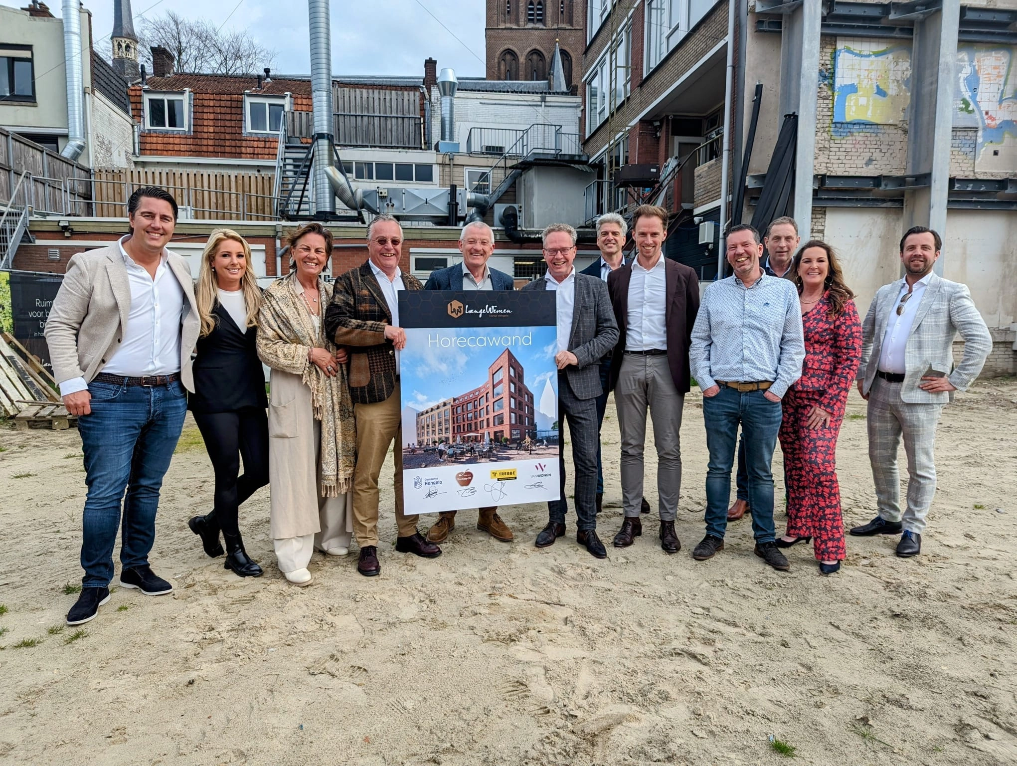 VanWonen verkoopt 720M2 horecaplint Lange Wemen aan Hengelose ondernemer